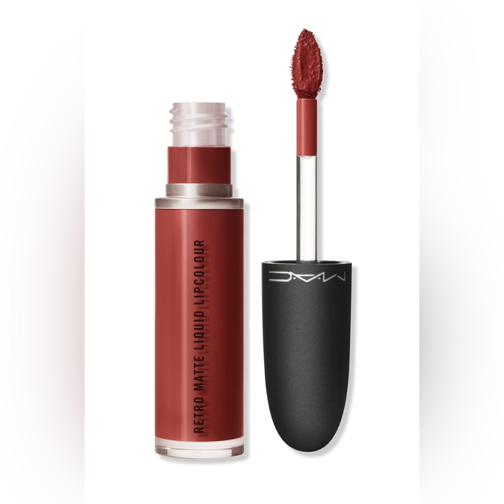 MAC 💋 Retro Matte Liquid Lipcolour 💋 CHILI ADDICT 💋 NIB $26 msrp - Picture 4 of 6
